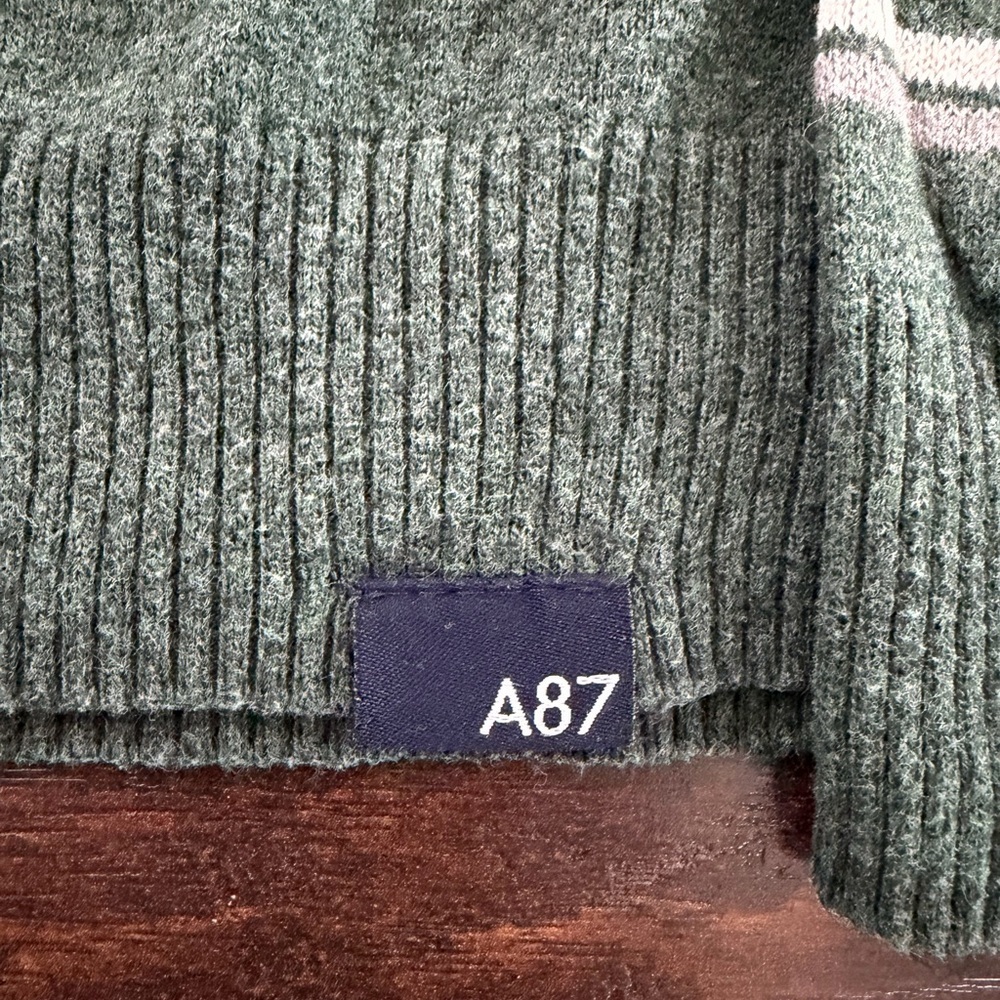 Aeropostale Green and White Striped V-Neck Sweater - Picture 3 of 3